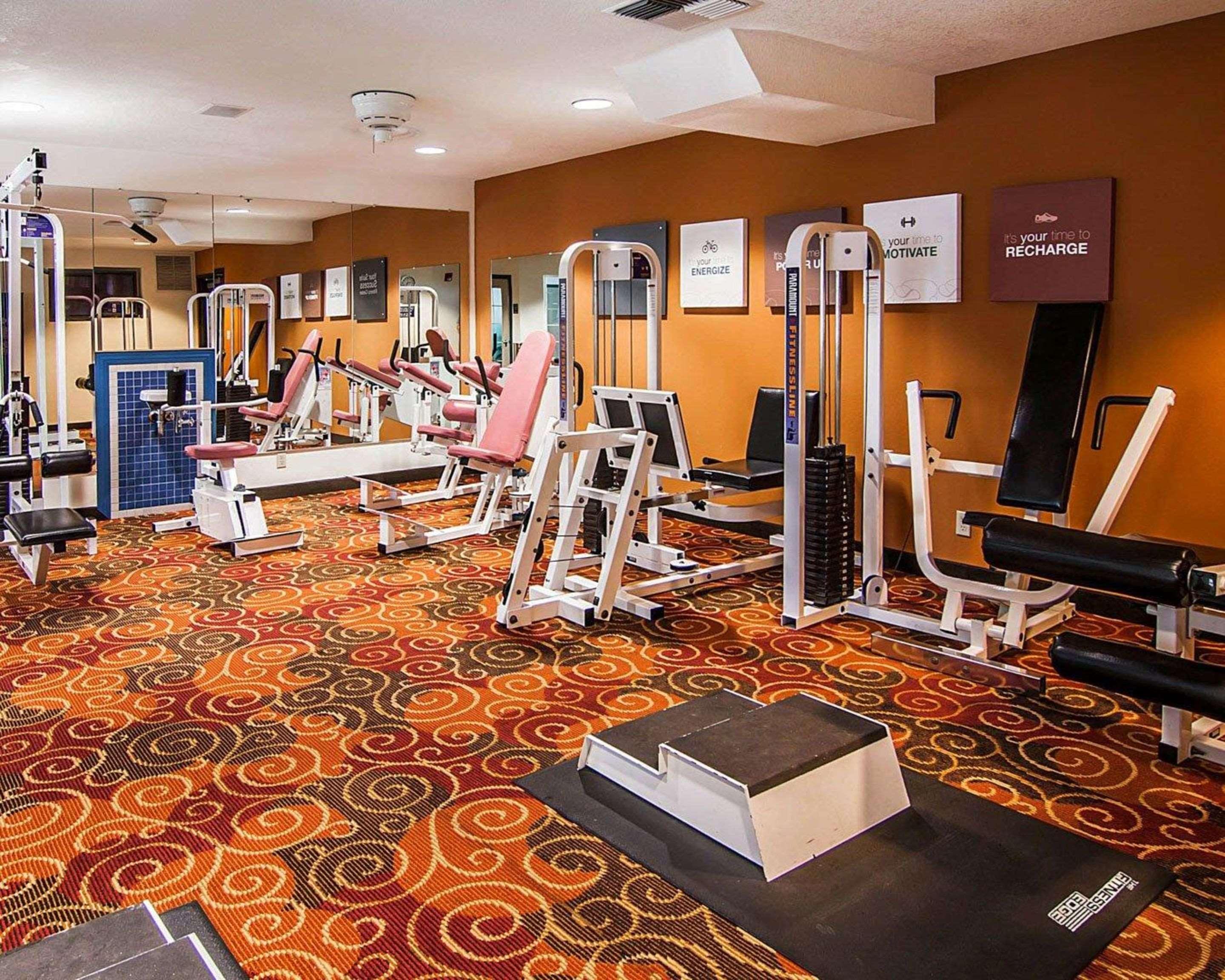 קורבליס Comfort Suites מראה חיצוני תמונה