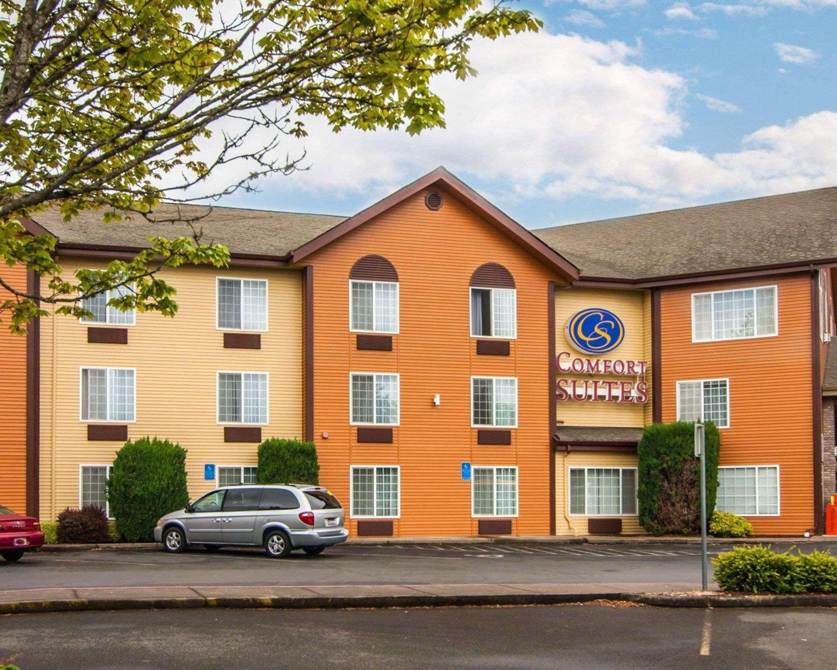 קורבליס Comfort Suites מראה חיצוני תמונה