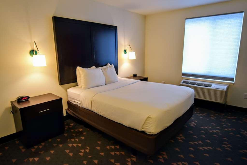 קורבליס Comfort Suites חדר תמונה